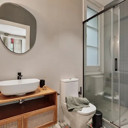 Aksaray - 2 Bedrooms In Eixample Esquerra Apartment